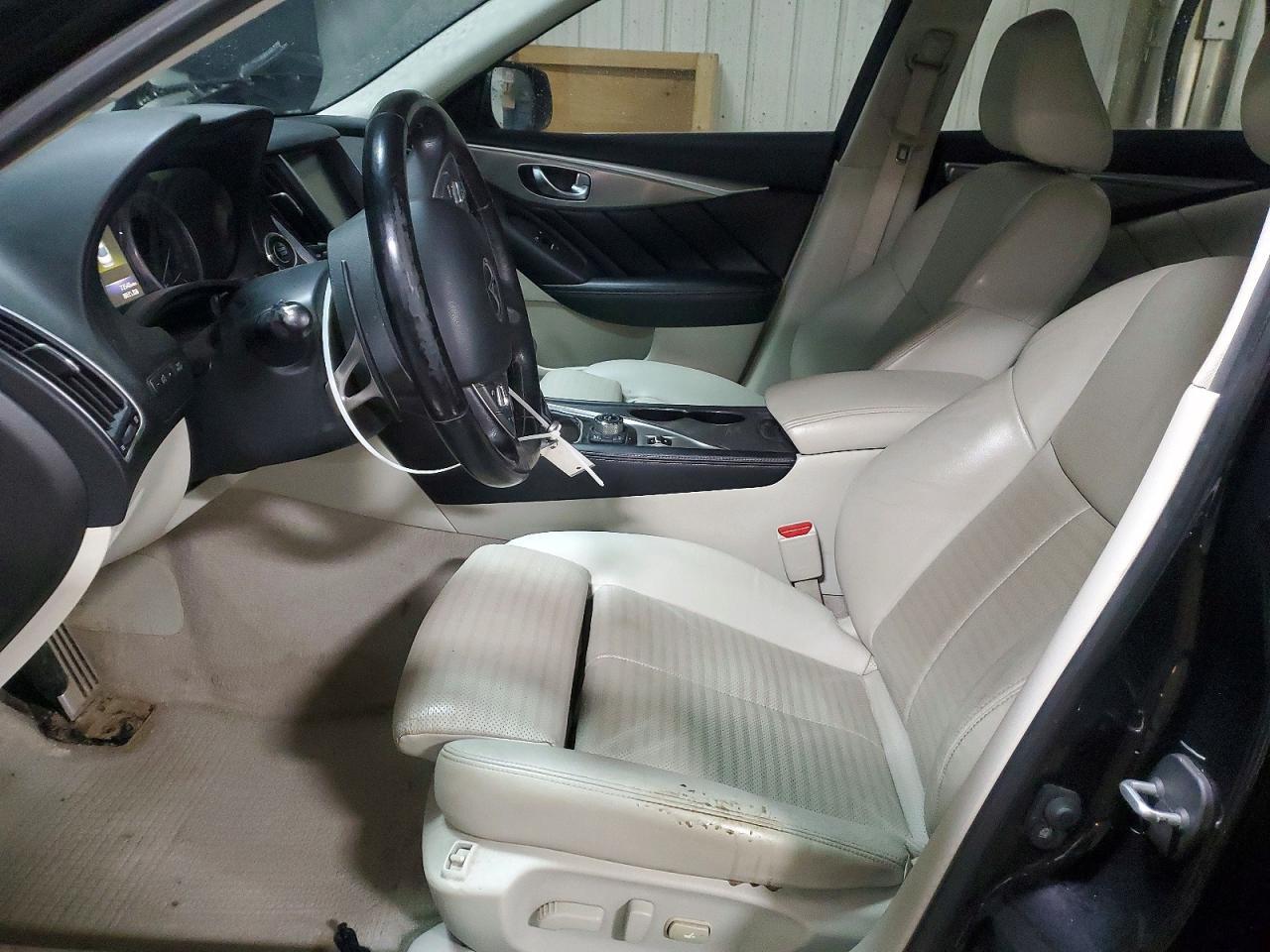 2015 INFINITI Q50