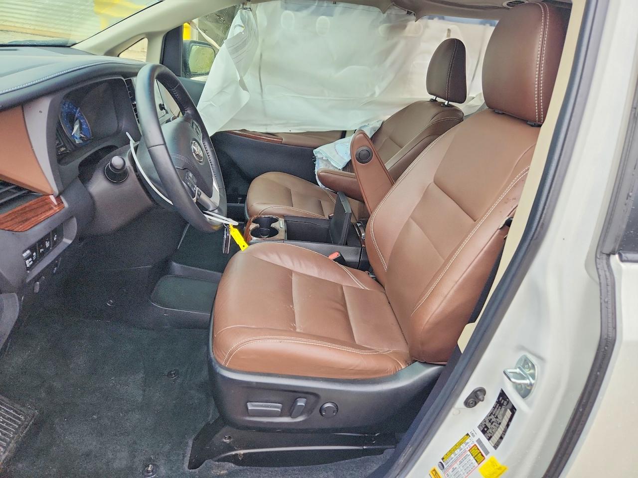 2017 TOYOTA SIENNA