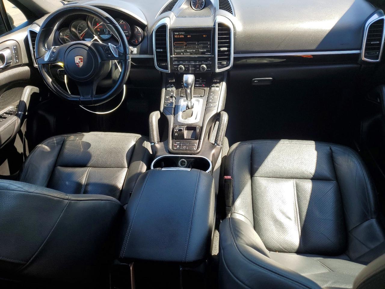 2013 PORSCHE CAYENNE