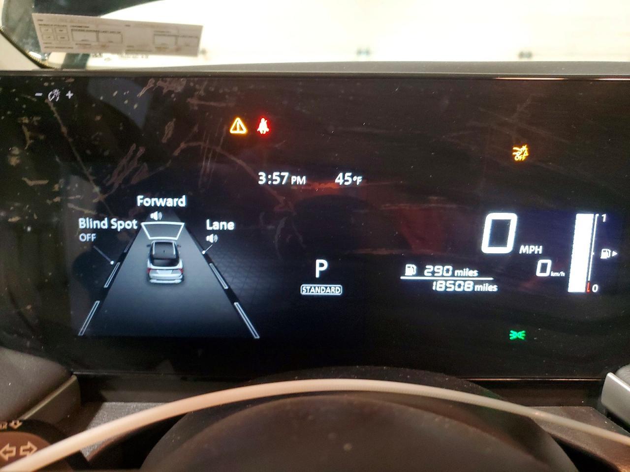 2025 NISSAN KICKS