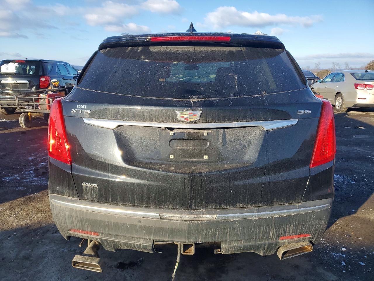 2017 CADILLAC XT5