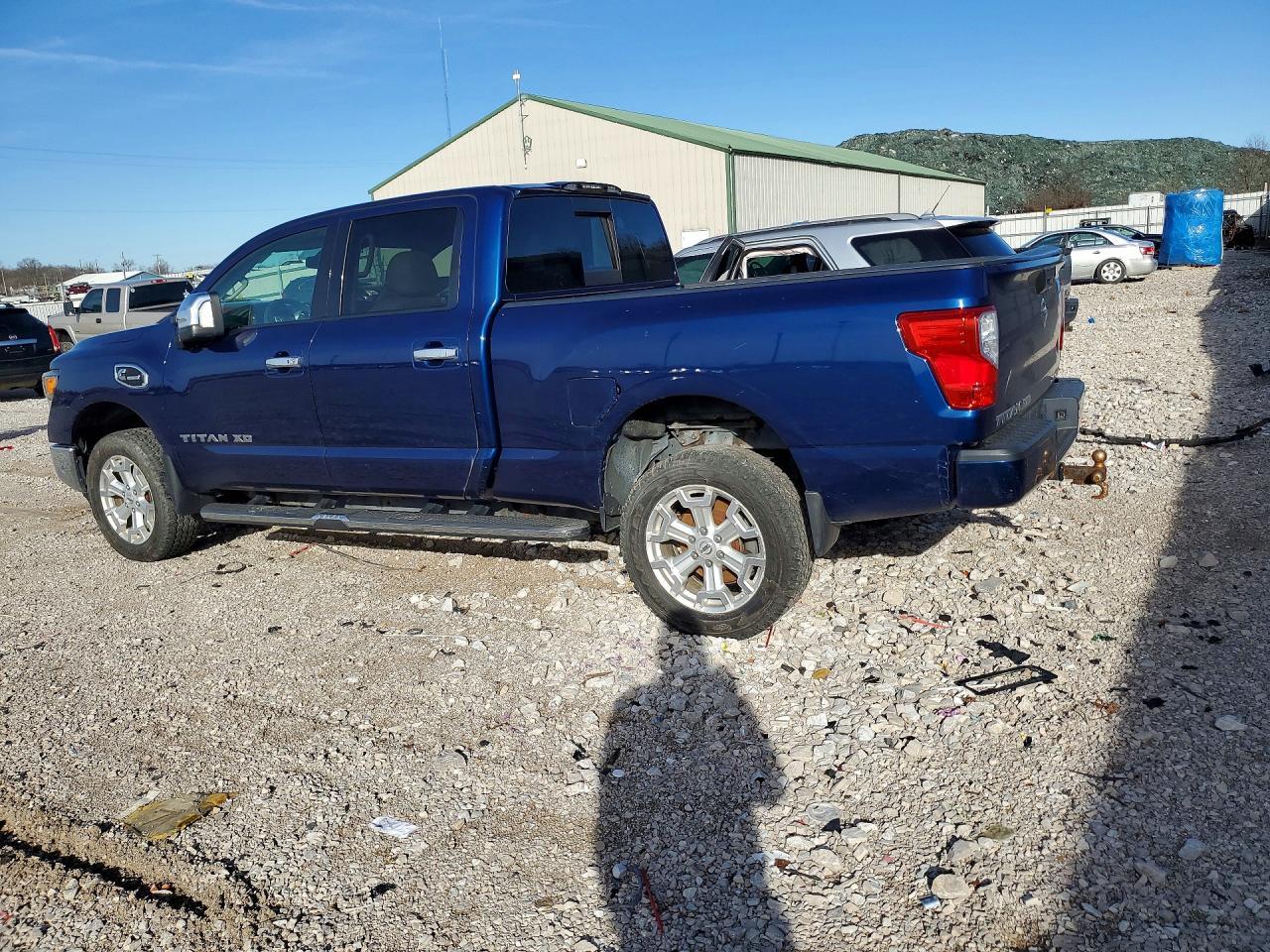 2016 NISSAN Titan