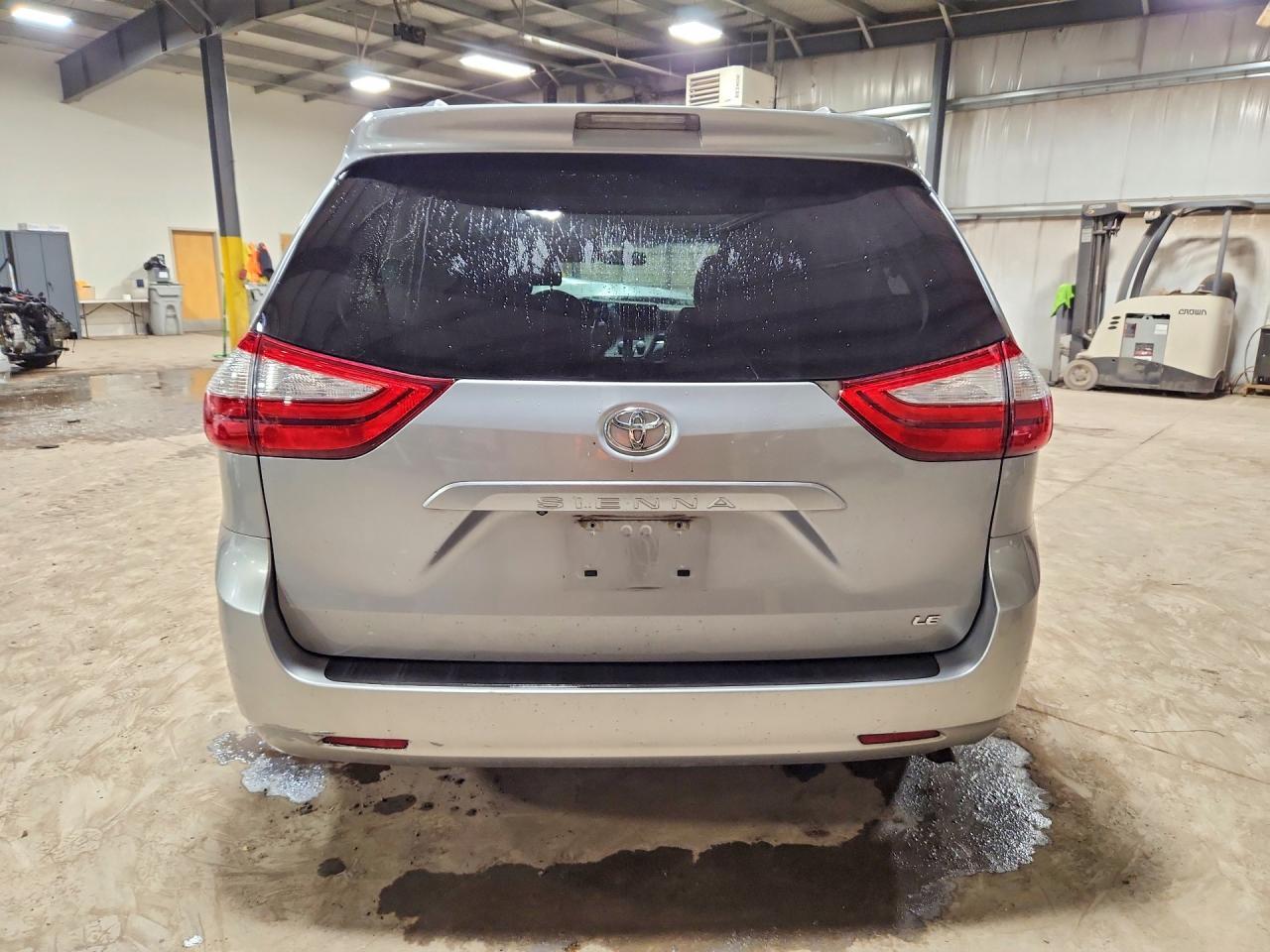 2015 TOYOTA SIENNA