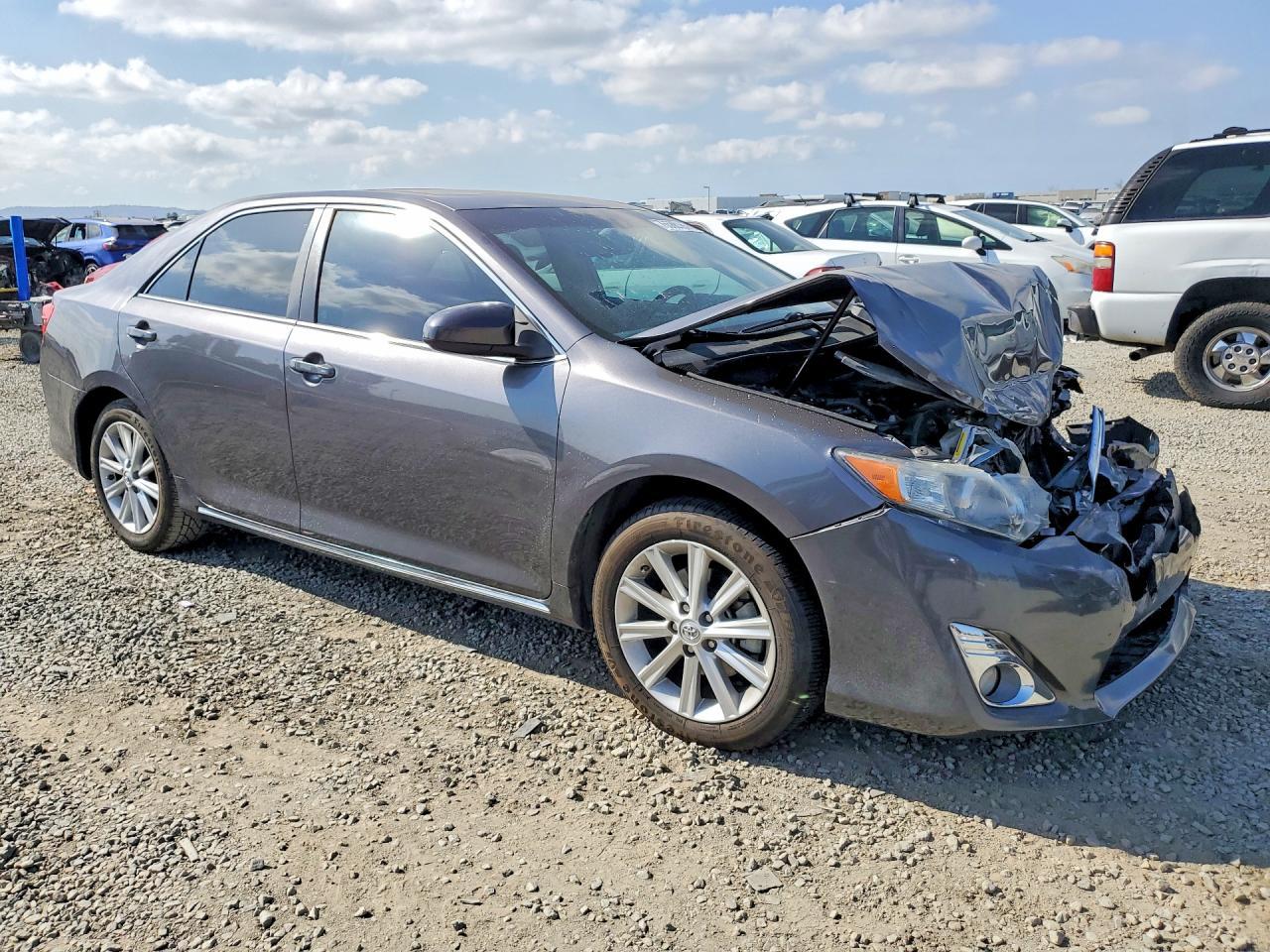 2014 TOYOTA CAMRY