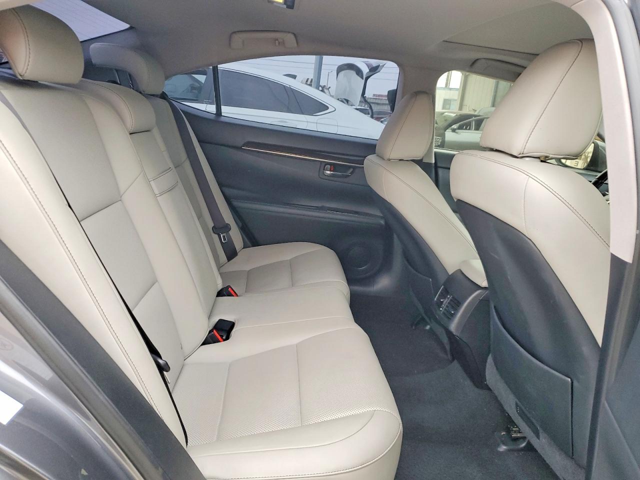 2016 LEXUS ES 300H