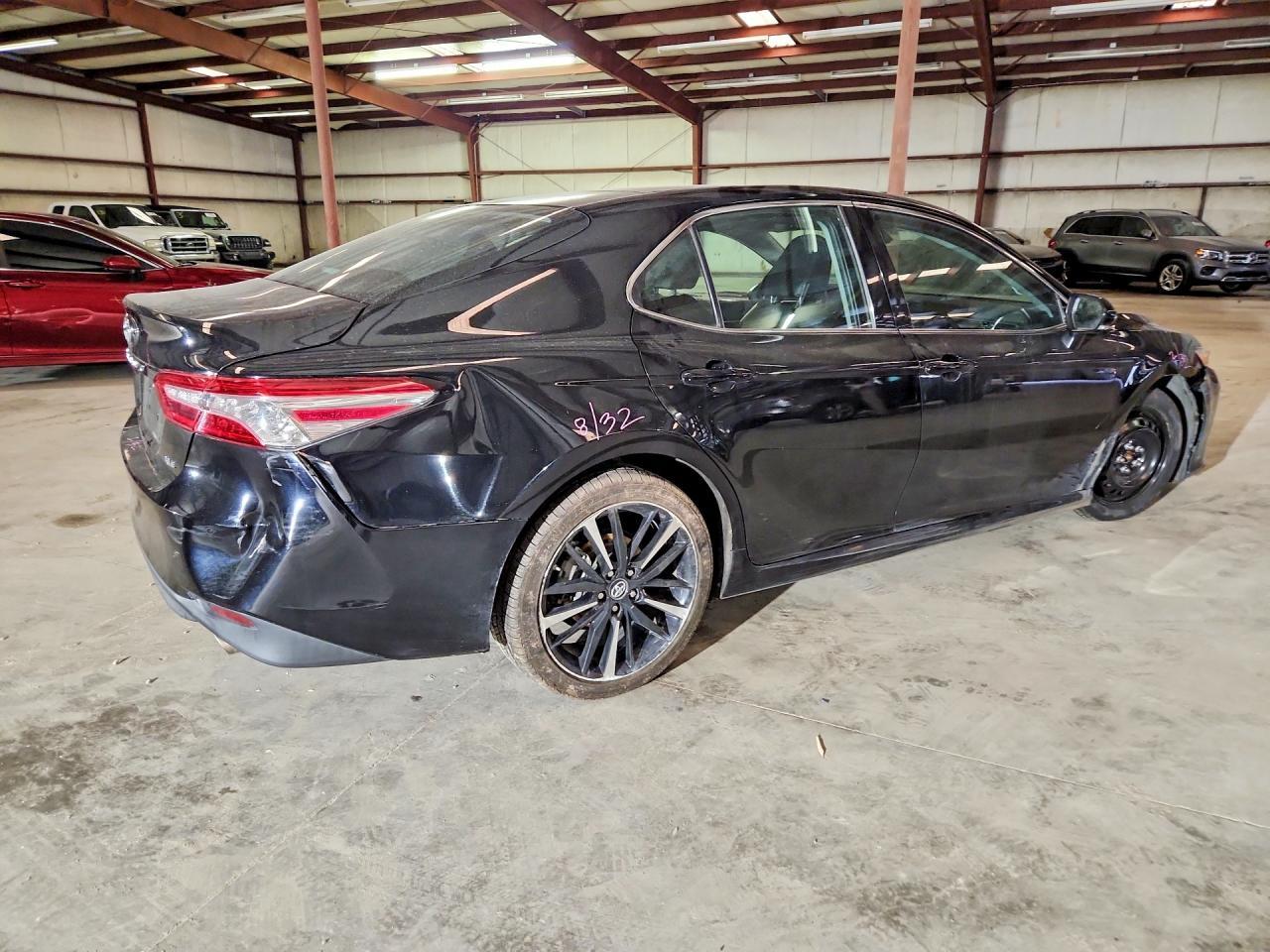 2018 TOYOTA CAMRY