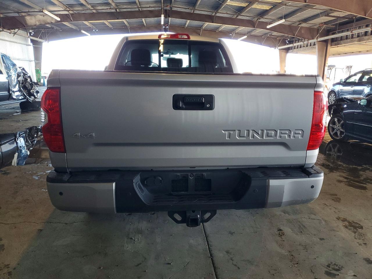 2017 TOYOTA TUNDRA