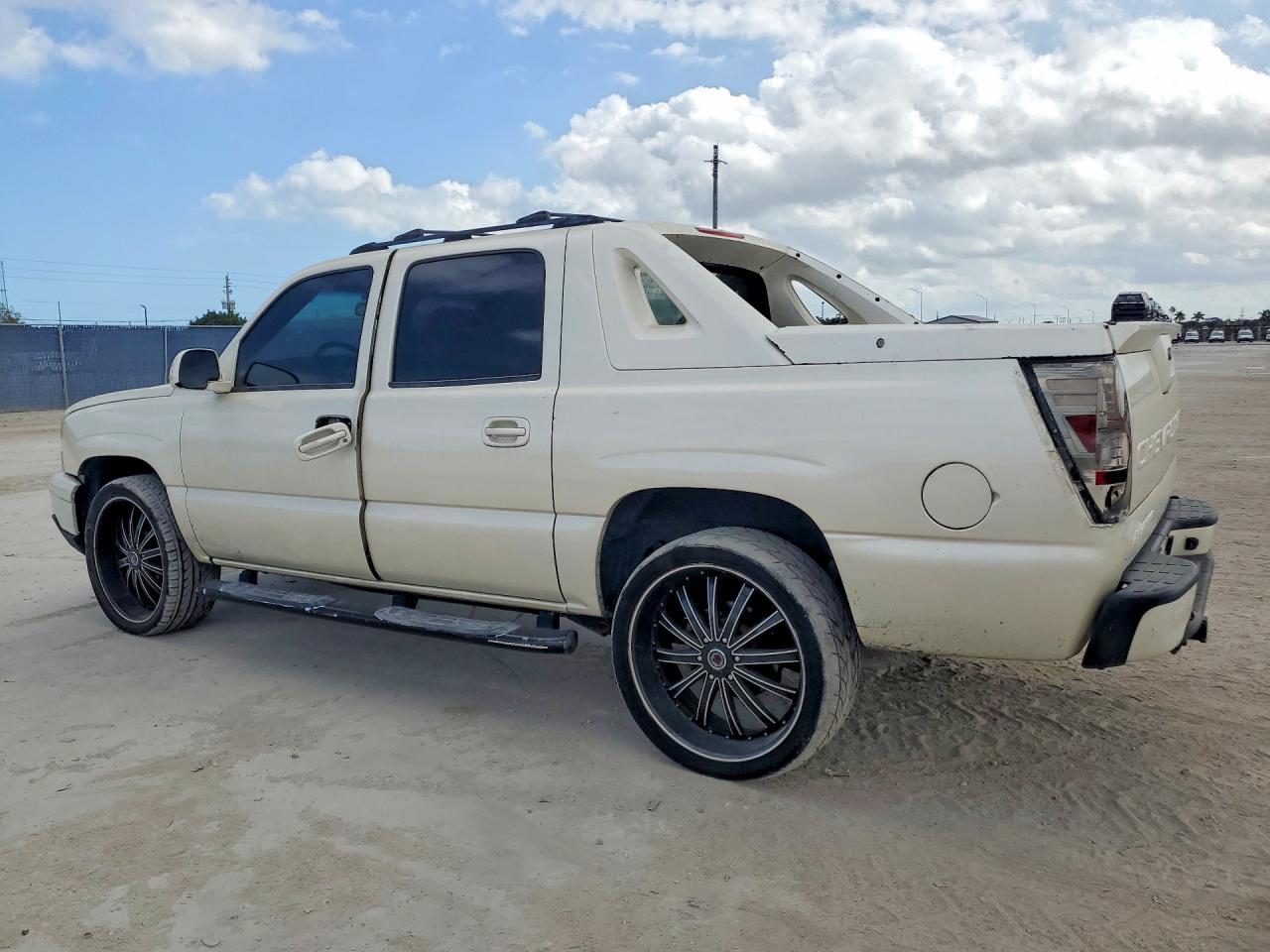 2004 CHEVROLET Avalanche