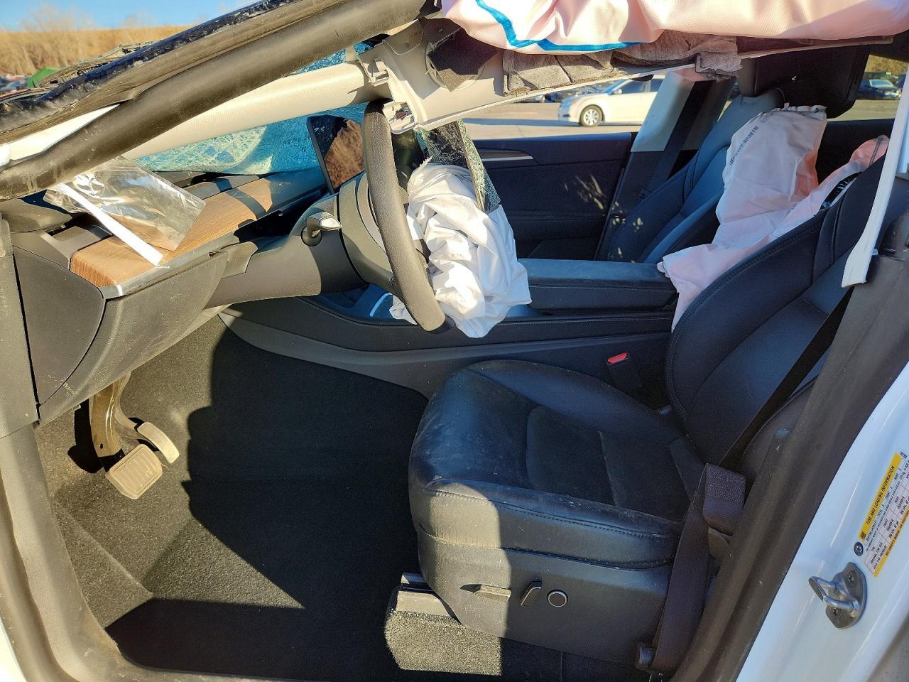 2025 TESLA MODEL Y