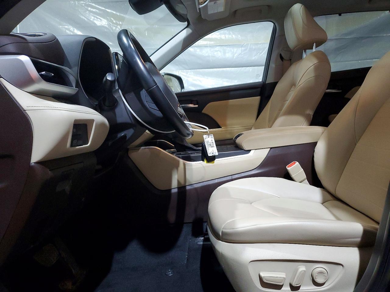 2022 TOYOTA HIGHLANDER