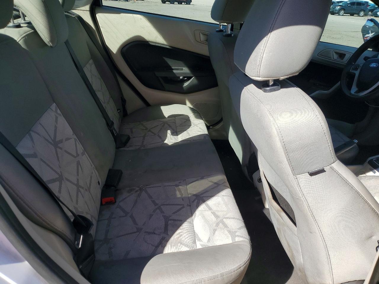 2012 FORD Fiesta