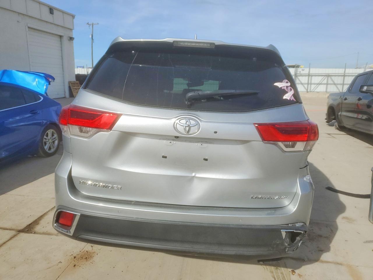 2017 TOYOTA HIGHLANDER