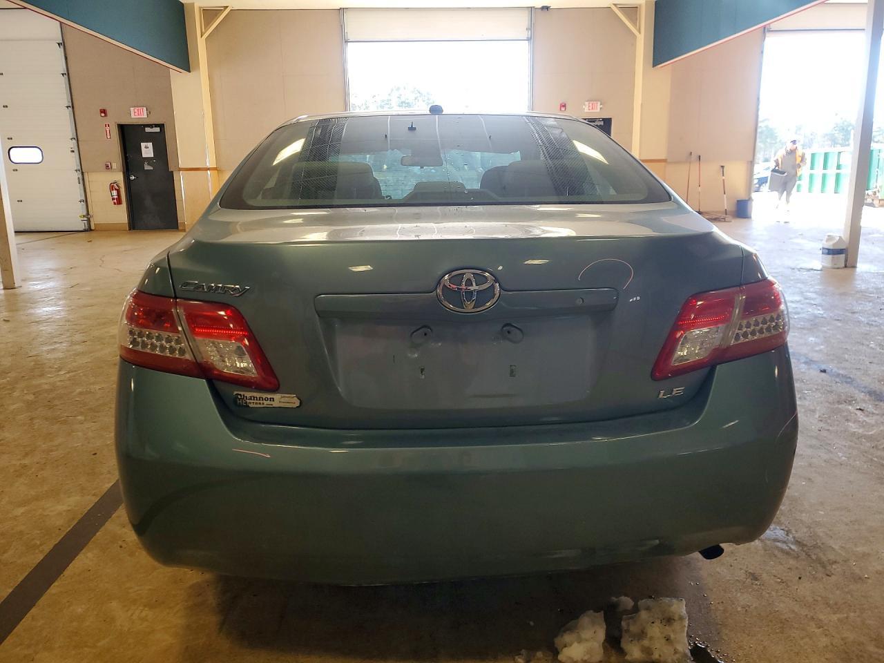 2011 TOYOTA CAMRY