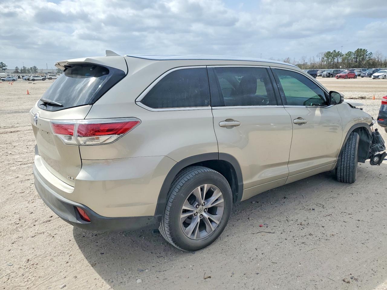 2015 TOYOTA HIGHLANDER