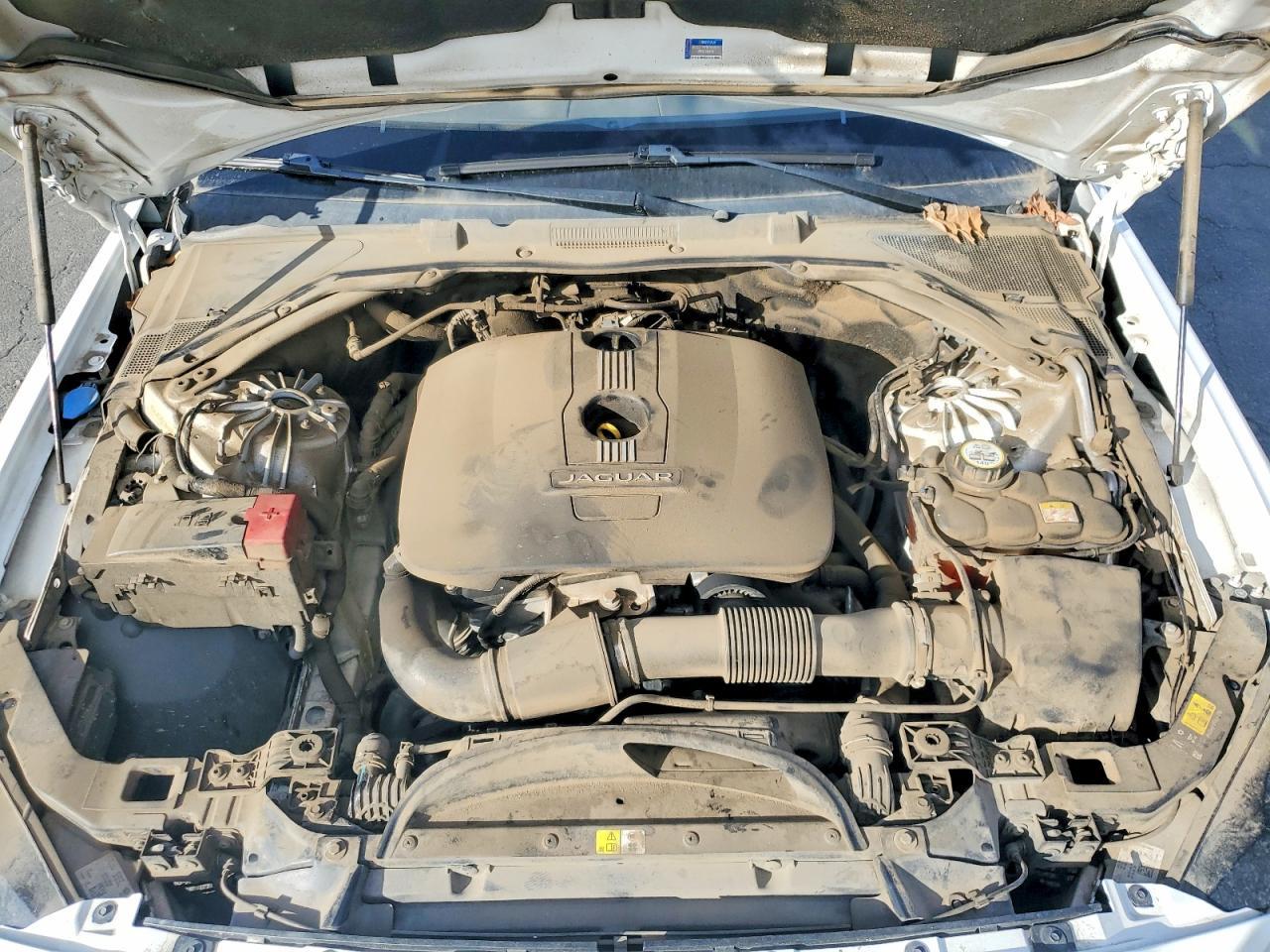 2017 JAGUAR XE