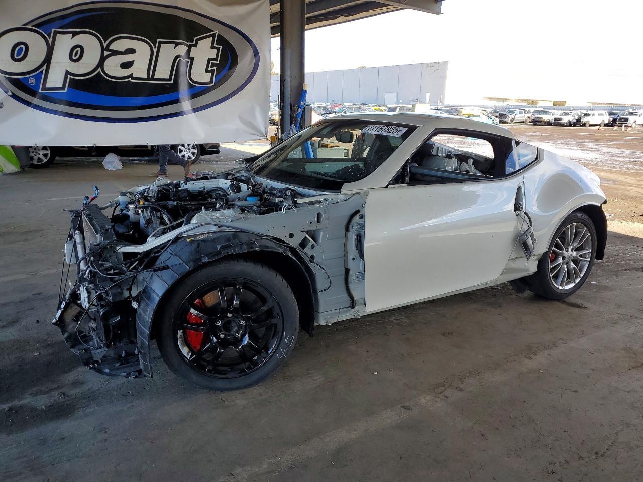 2015 NISSAN 370Z