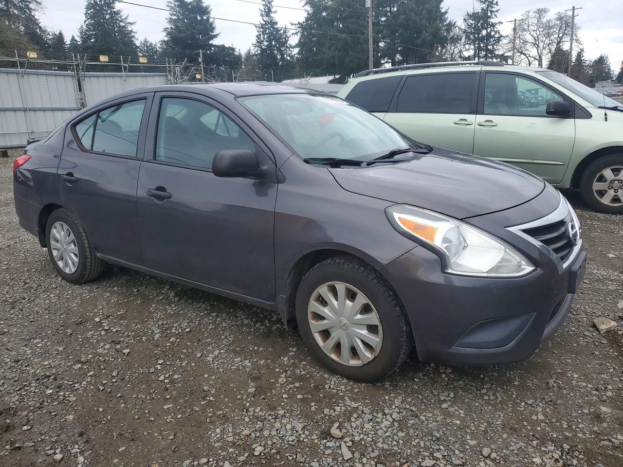2015 NISSAN VERSA