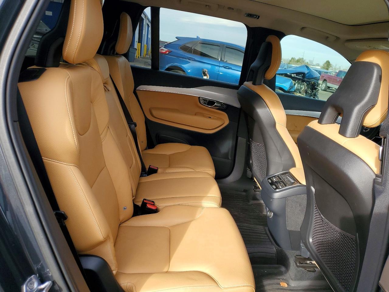 2016 VOLVO XC90