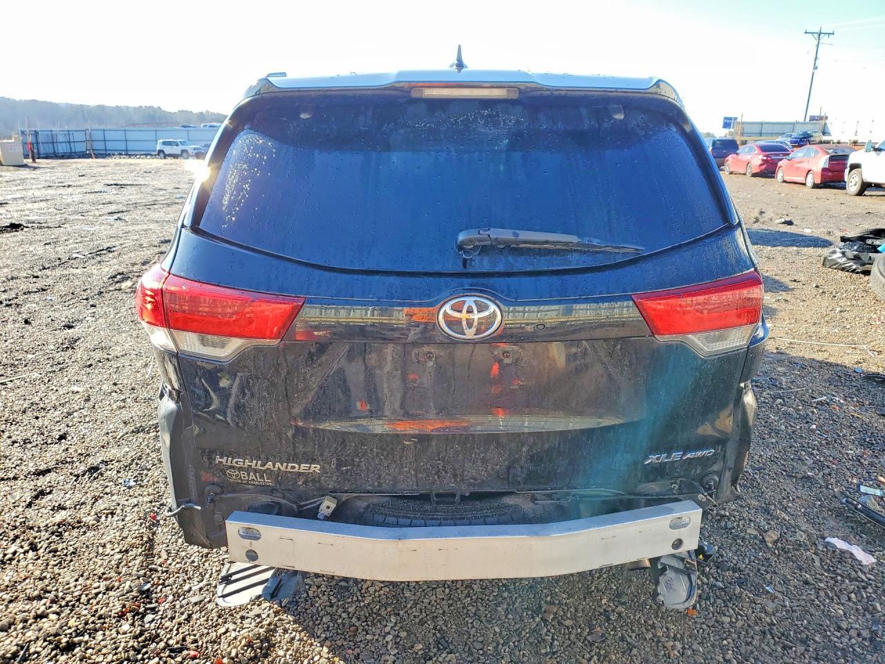 2018 TOYOTA HIGHLANDER