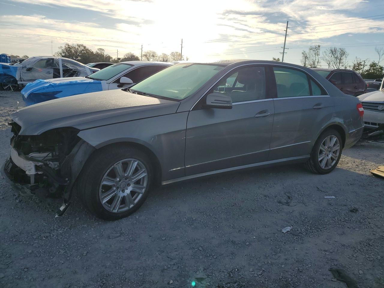 2013 MERCEDES-BENZ E-Class