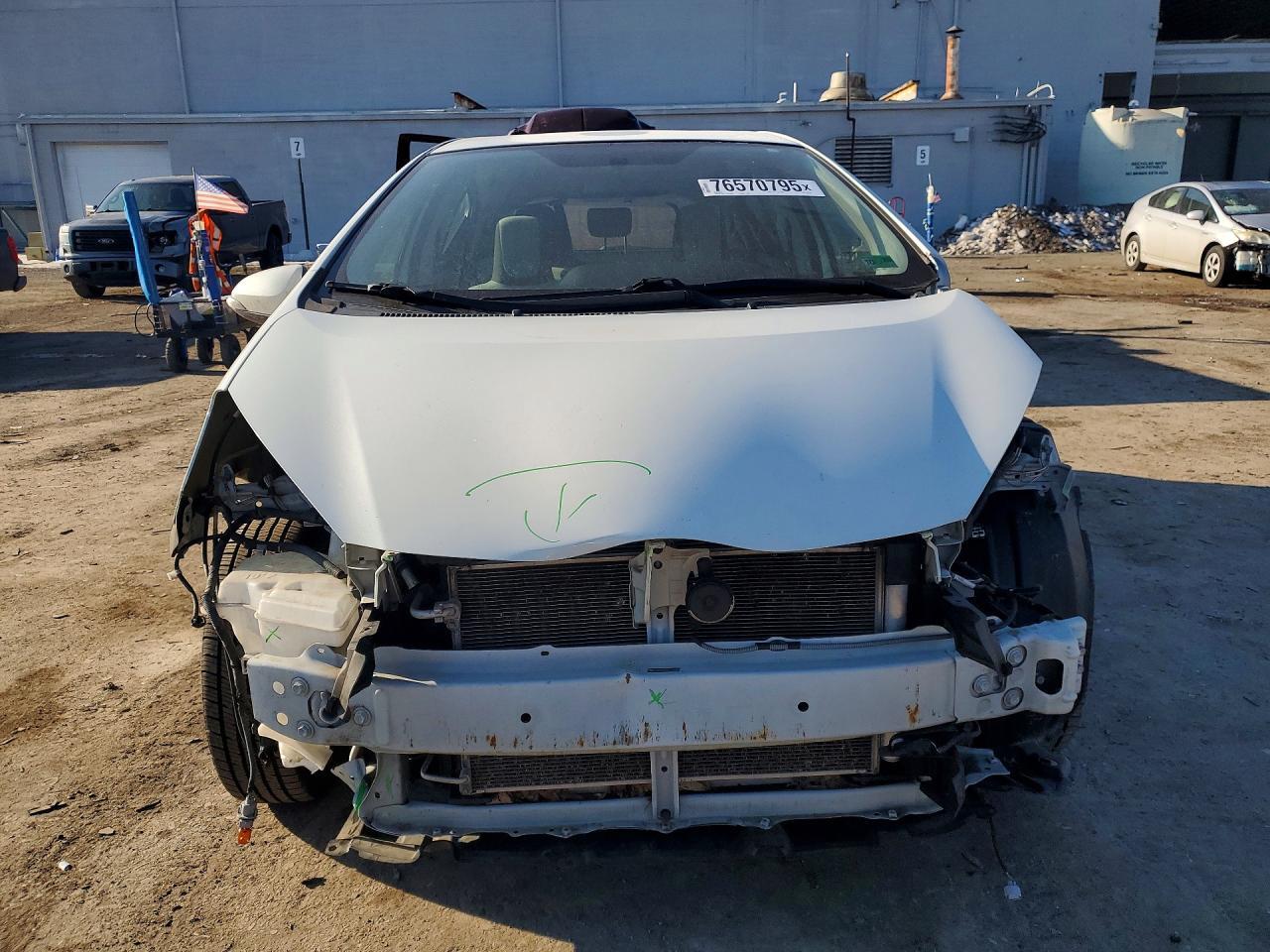 2016 TOYOTA Prius c