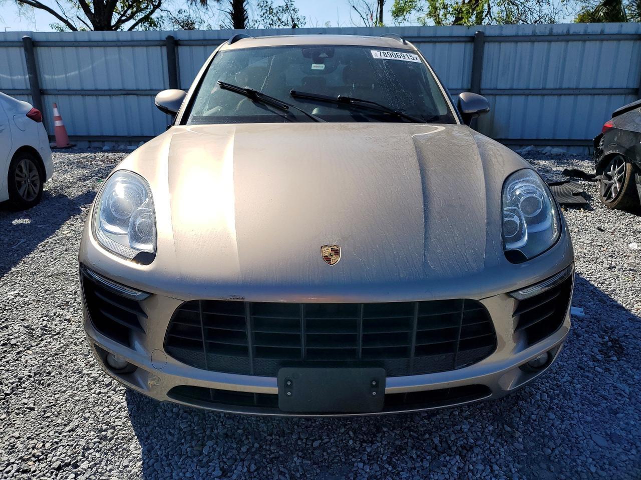 2017 PORSCHE Macan