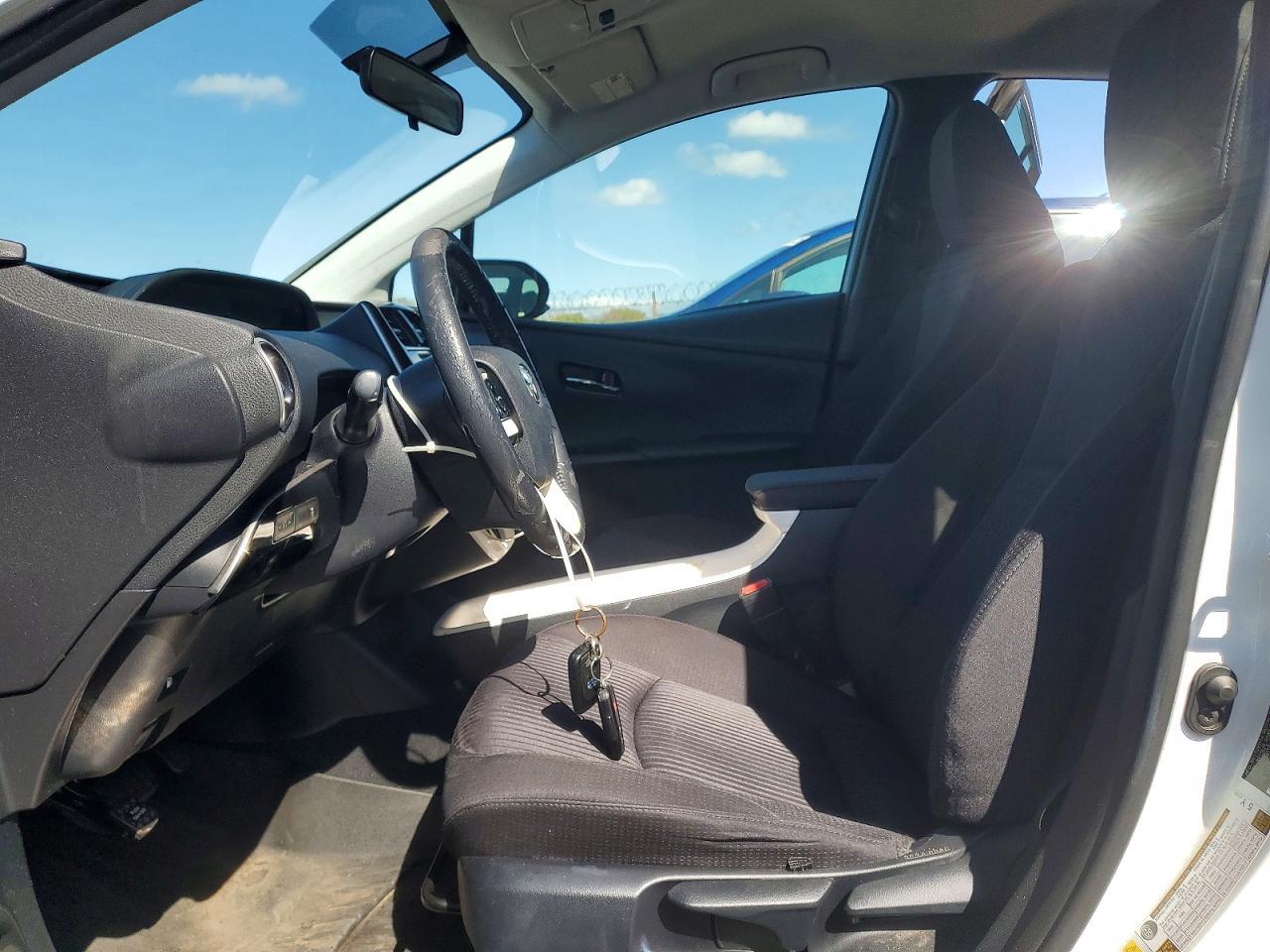 2016 TOYOTA PRIUS