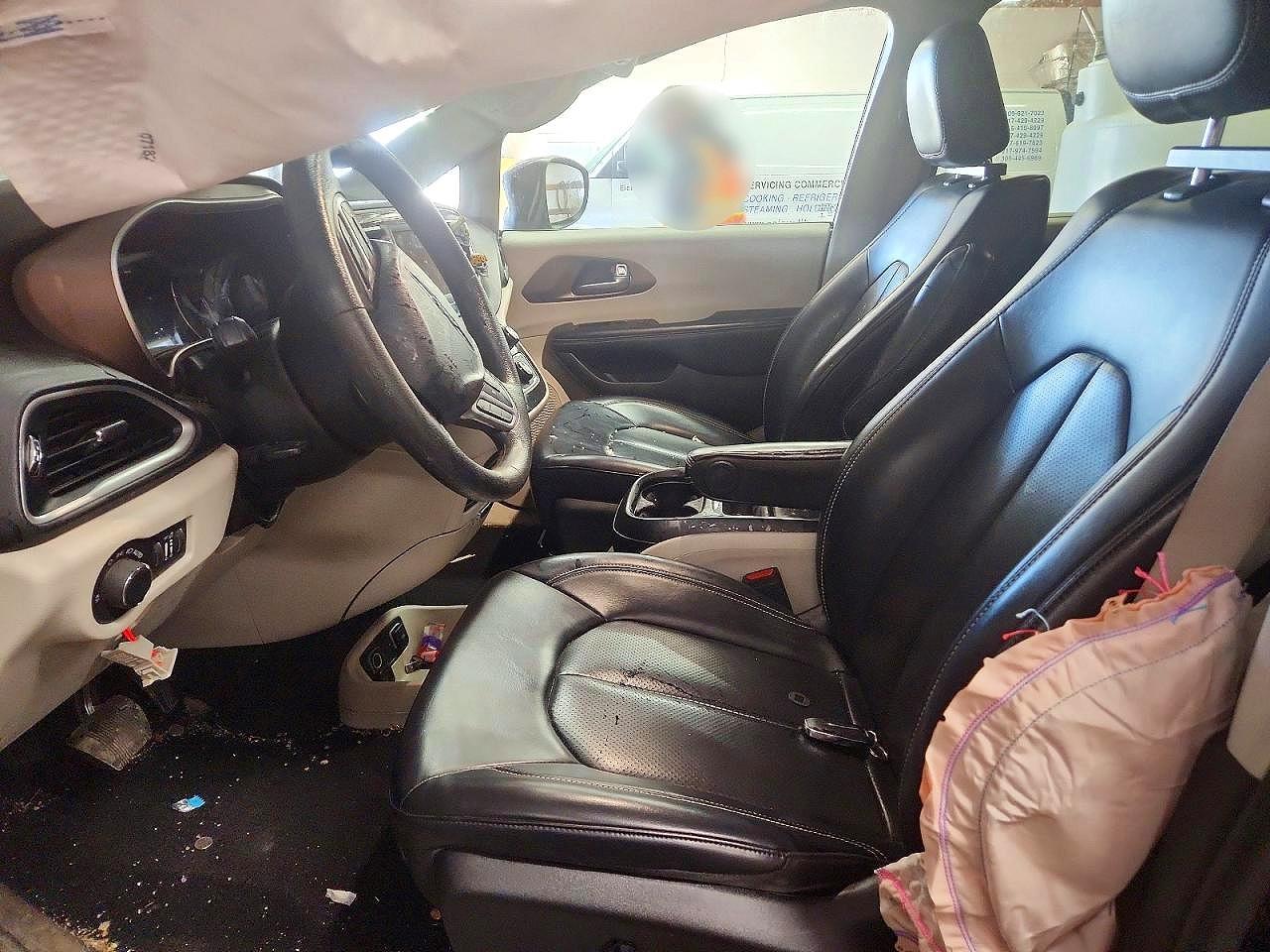2020 CHRYSLER Voyager