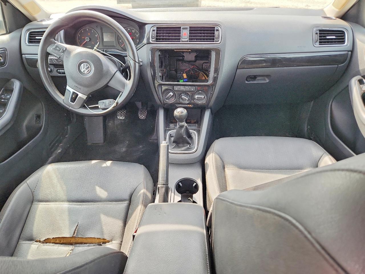 2011 VOLKSWAGEN JETTA