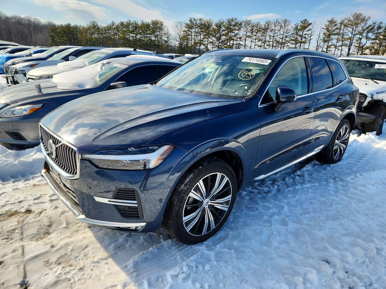 2022 VOLVO XC60