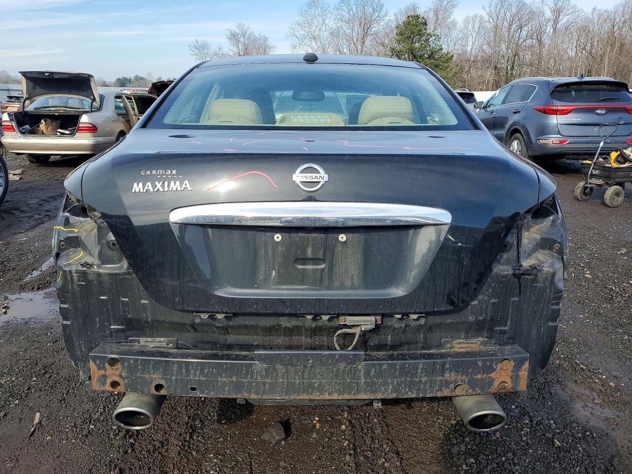 2011 NISSAN Maxima