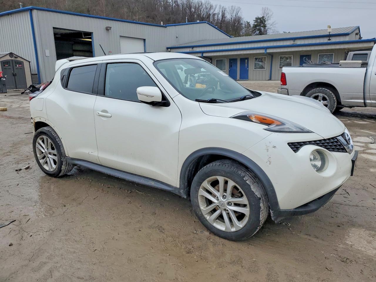 2015 NISSAN Juke