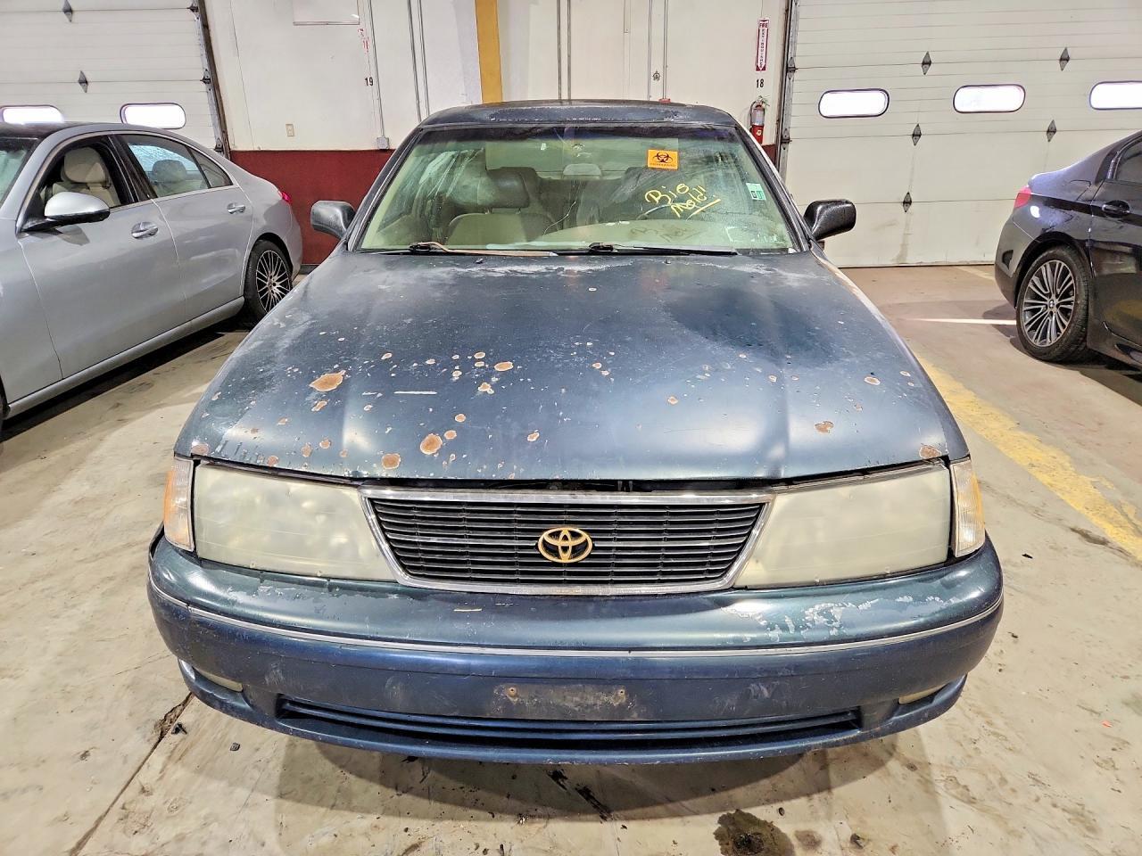 1999 TOYOTA Avalon
