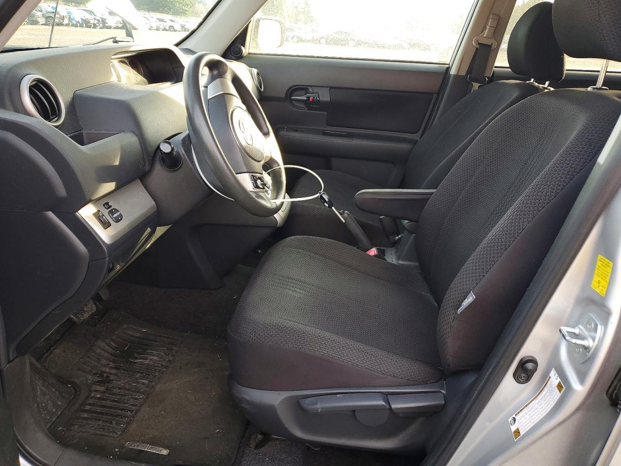 2010 TOYOTA SCION