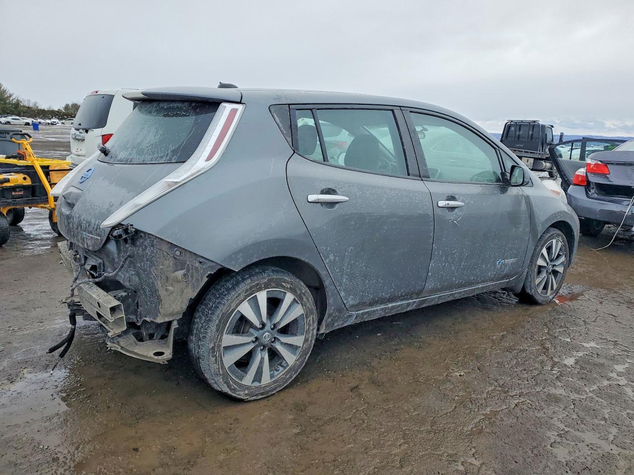 2017 NISSAN LEAF
