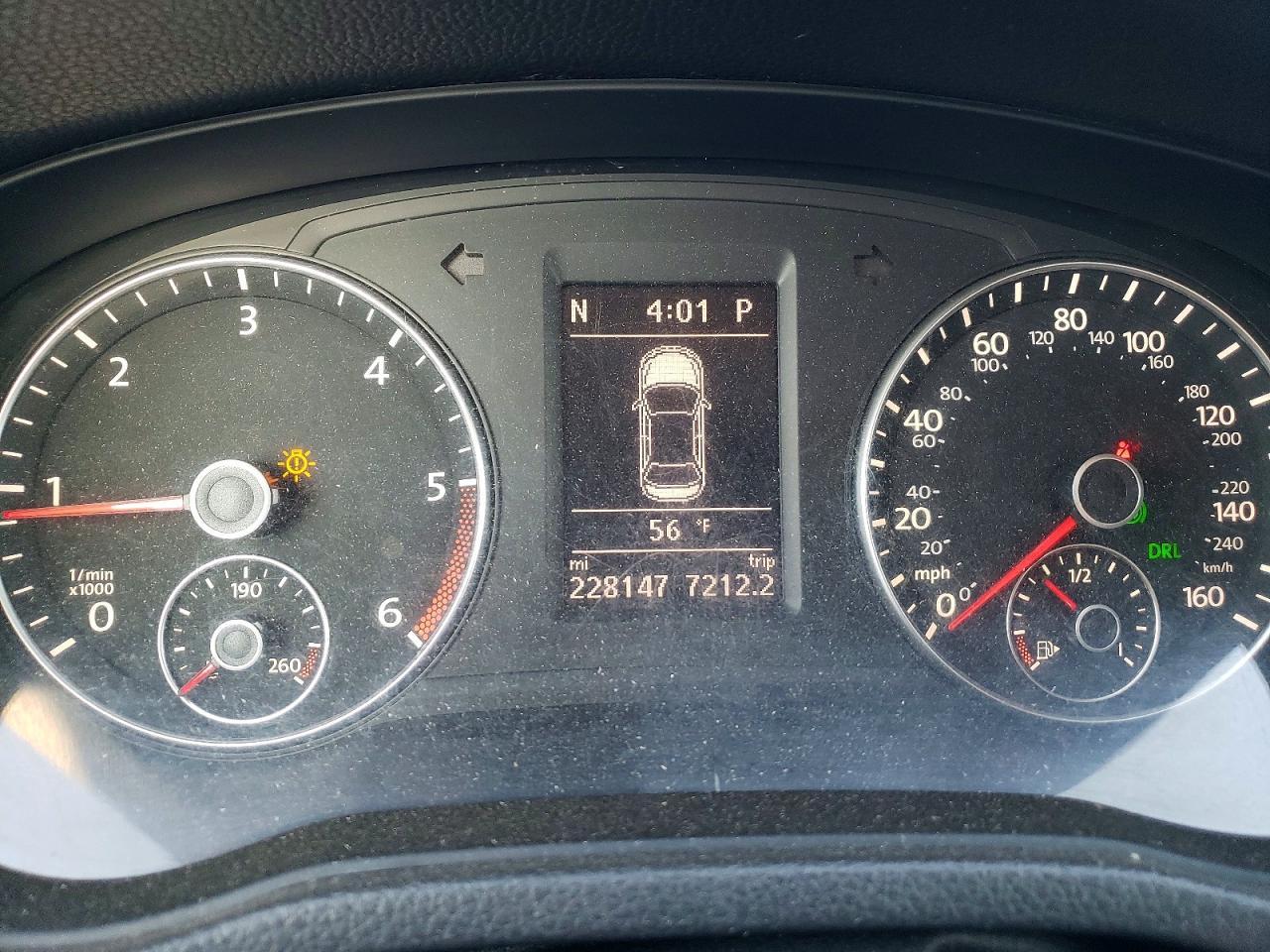 2015 VOLKSWAGEN Passat