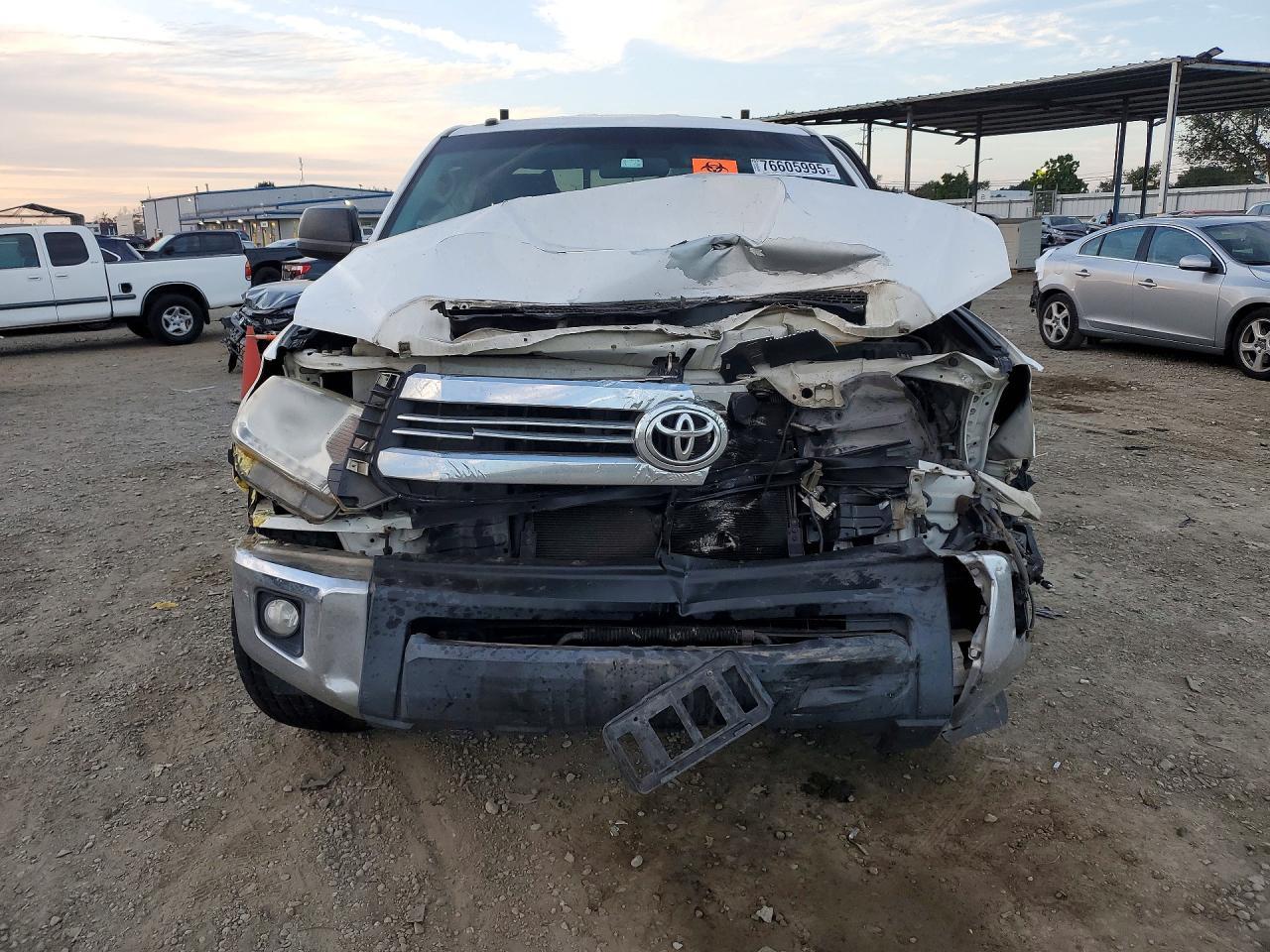 2017 TOYOTA TUNDRA
