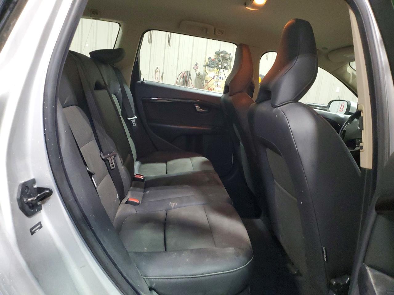 2009 VOLVO V70