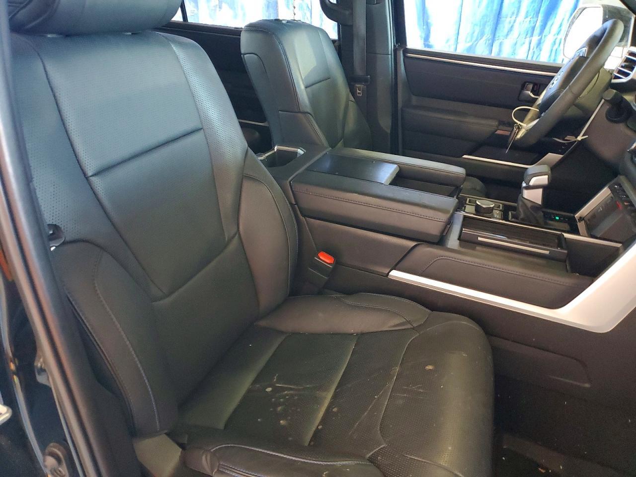 2024 TOYOTA Sequoia