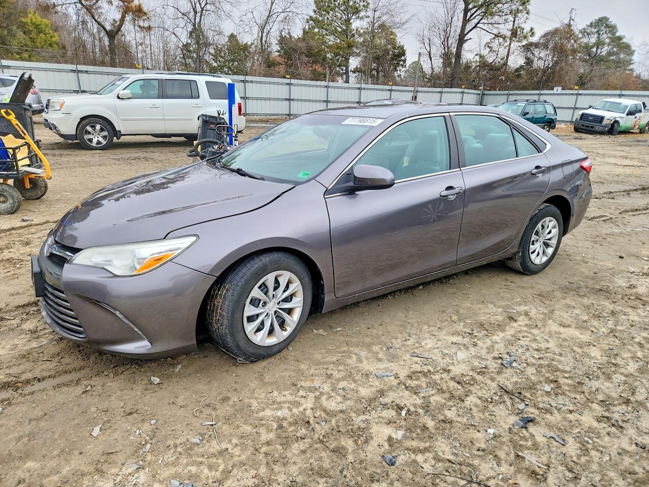 2016 TOYOTA CAMRY