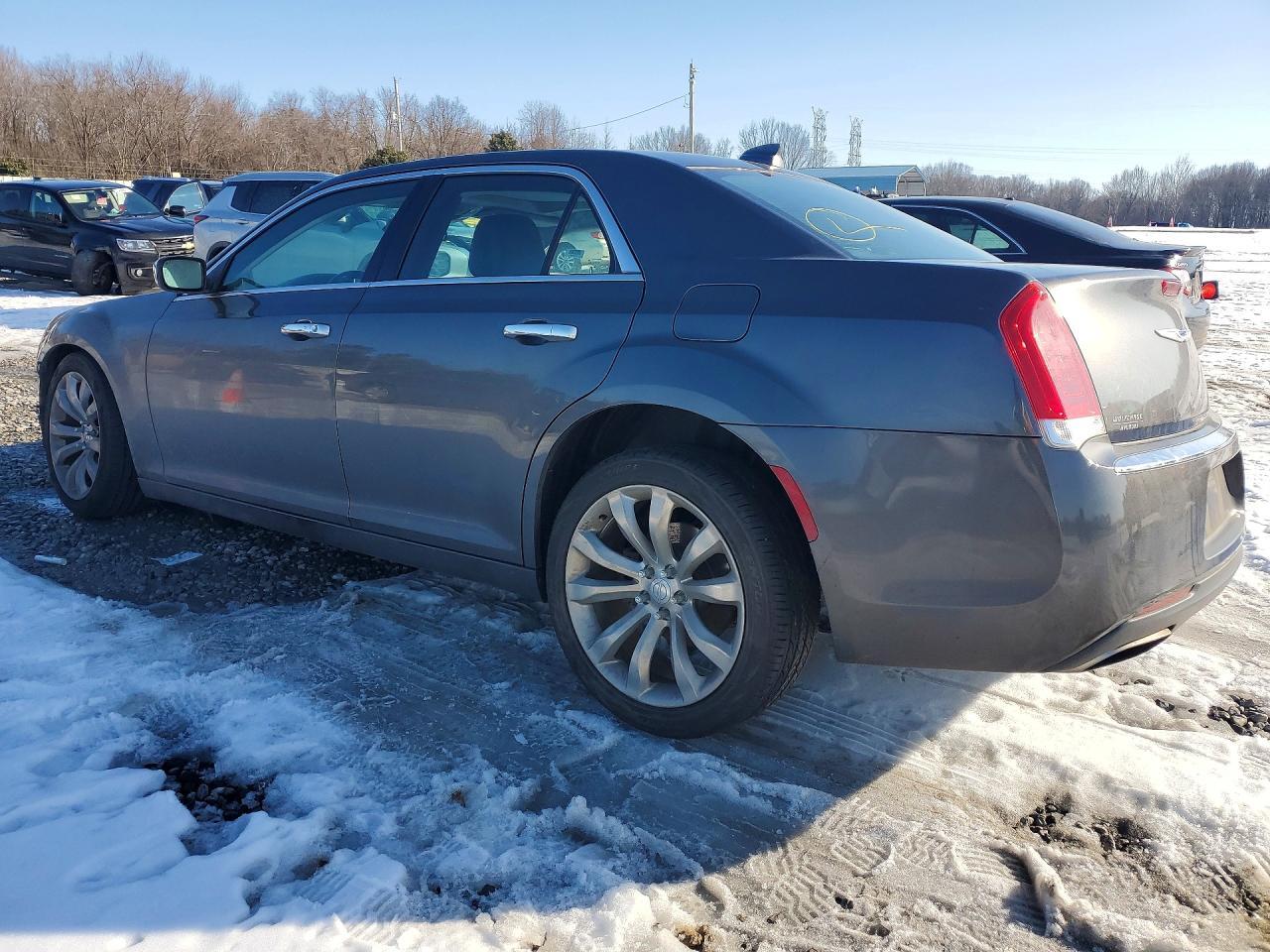2019 CHRYSLER 300