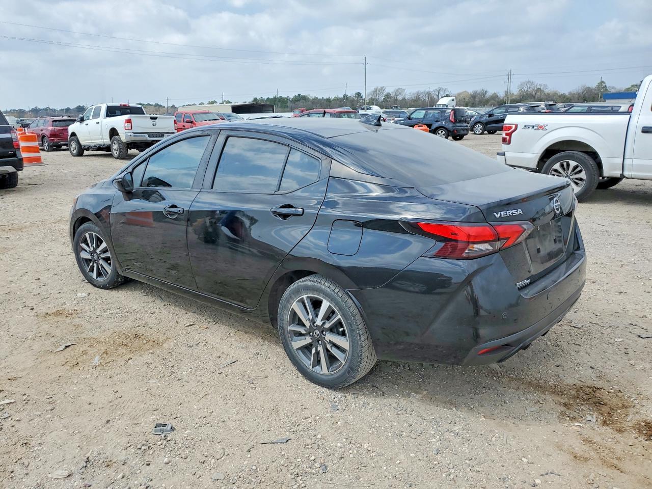 2021 NISSAN VERSA