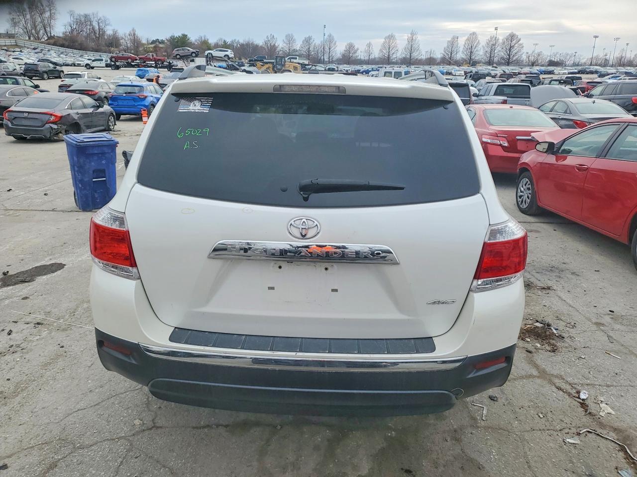 2013 TOYOTA HIGHLANDER