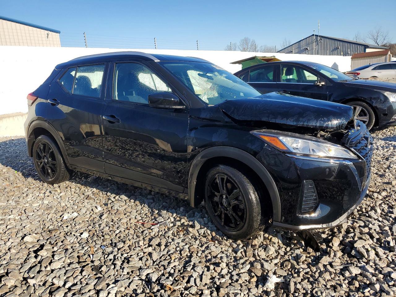 2023 NISSAN KICKS