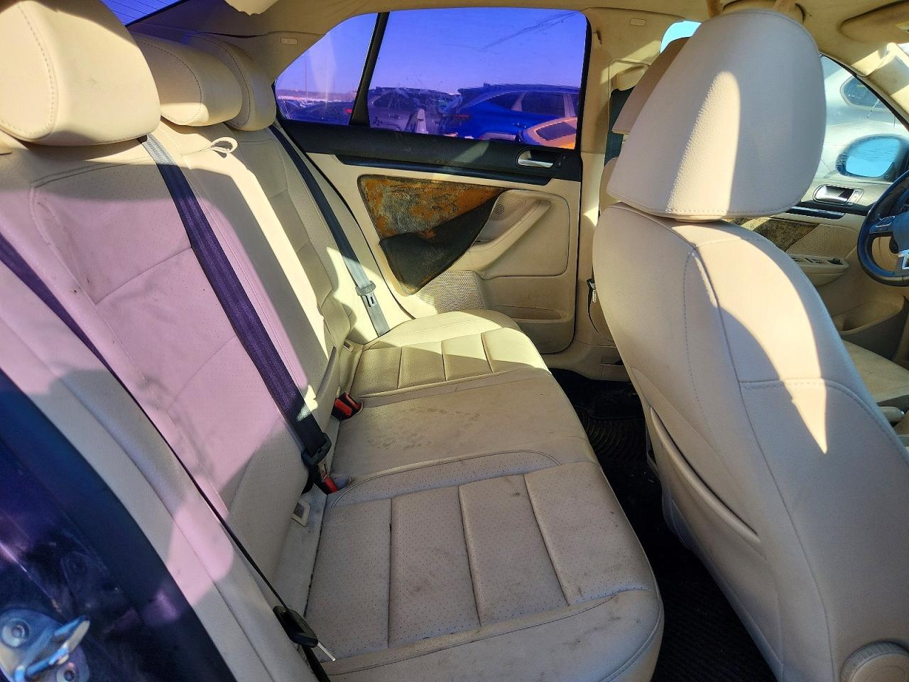 2010 VOLKSWAGEN JETTA