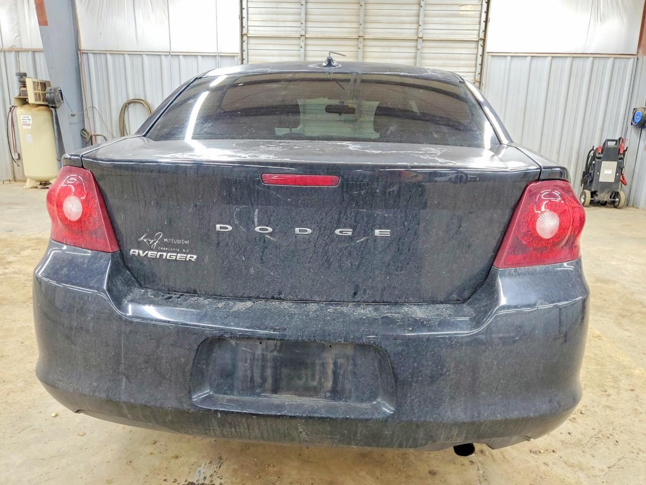 2013 DODGE Avenger
