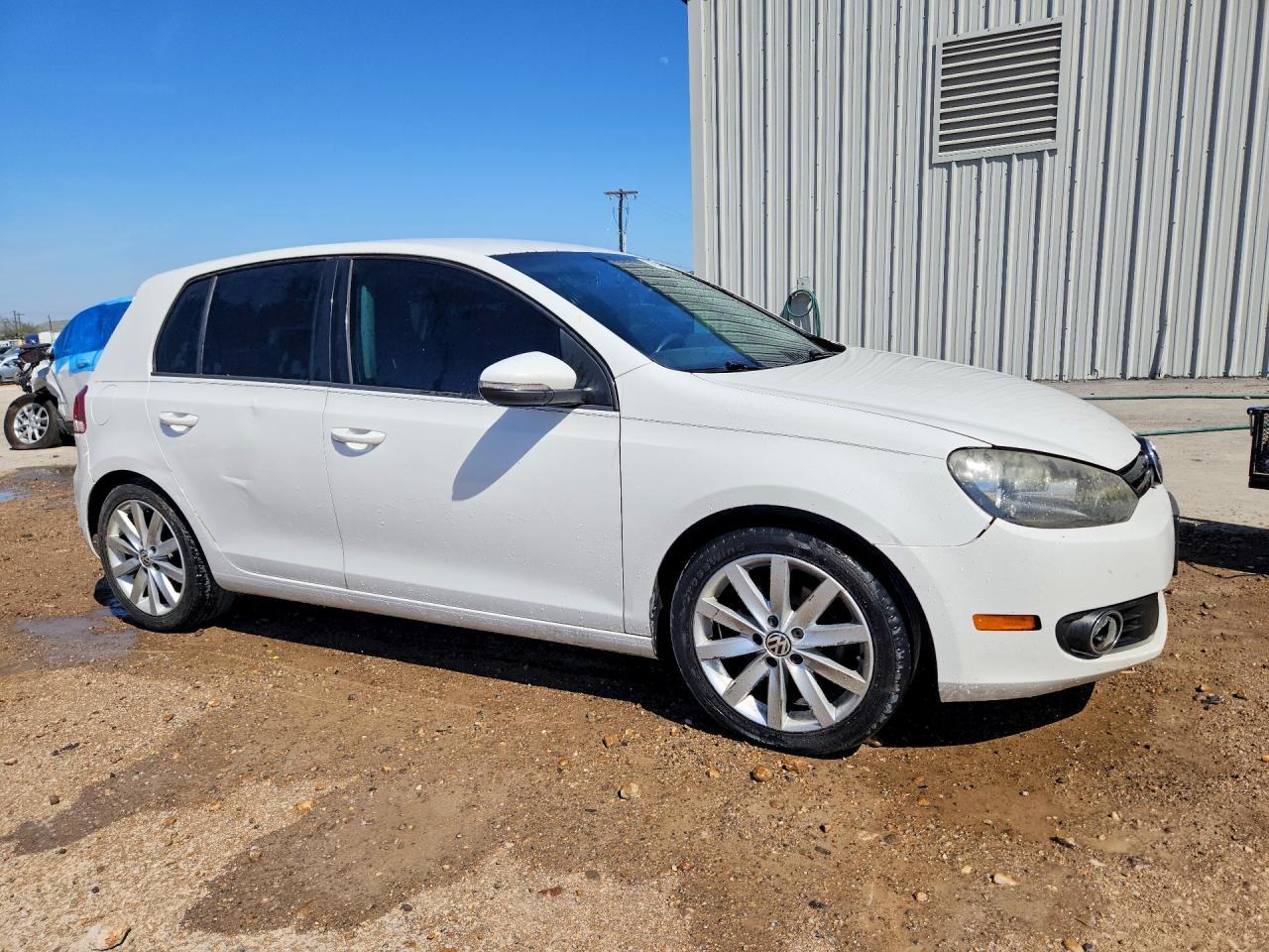 2011 VOLKSWAGEN GOLF