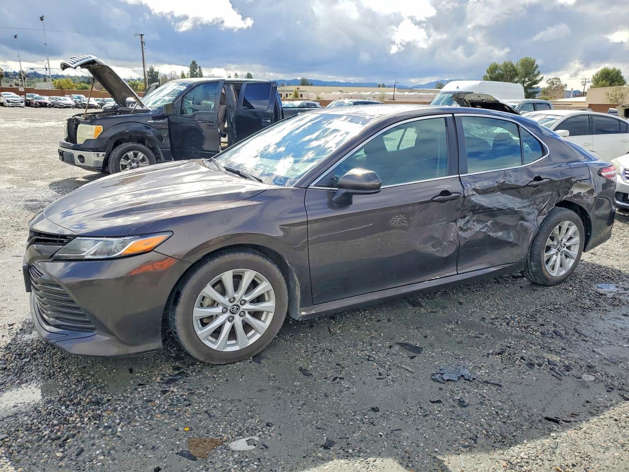 2018 TOYOTA CAMRY