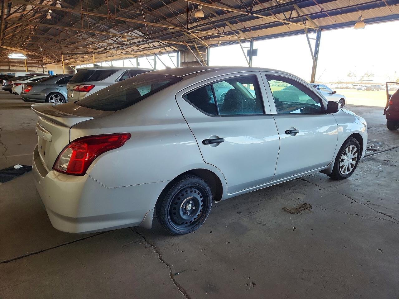2017 NISSAN VERSA