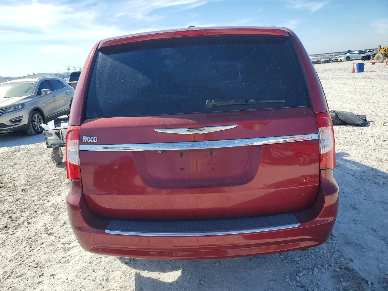 2012 CHRYSLER Town & Country